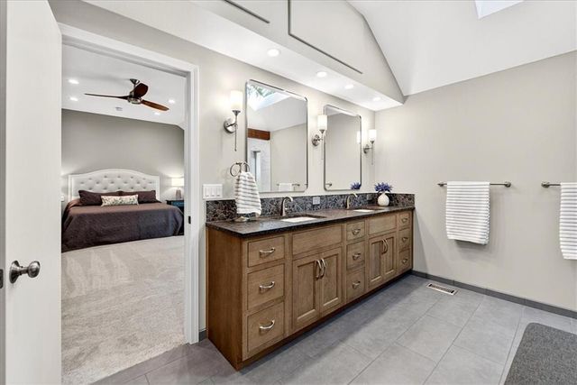 8326 Richards Road, Lenexa, KS 66215