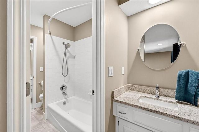 8326 Richards Road, Lenexa, KS 66215
