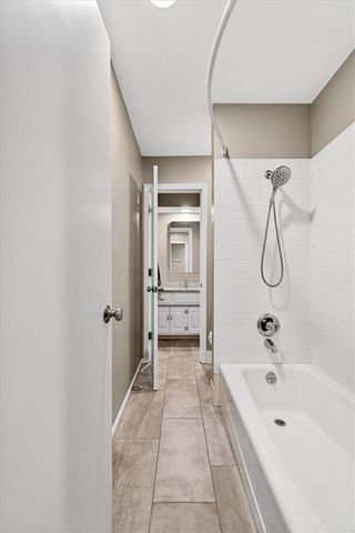 8326 Richards Road, Lenexa, KS 66215