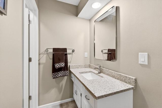 8326 Richards Road, Lenexa, KS 66215
