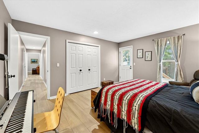 8326 Richards Road, Lenexa, KS 66215