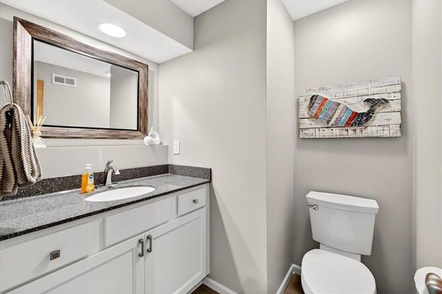 8326 Richards Road, Lenexa, KS 66215