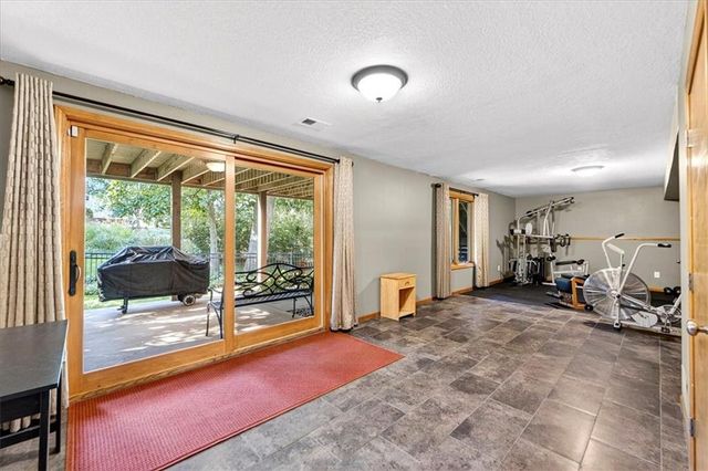8326 Richards Road, Lenexa, KS 66215