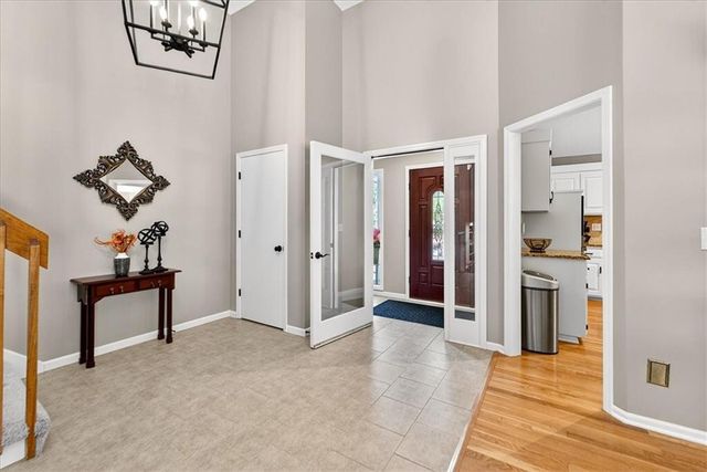 8326 Richards Road, Lenexa, KS 66215