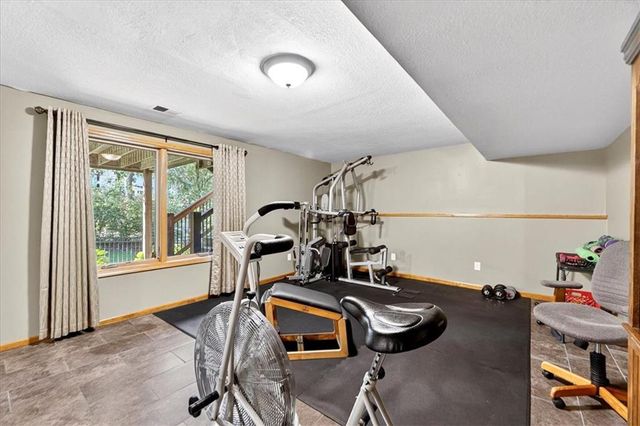 8326 Richards Road, Lenexa, KS 66215