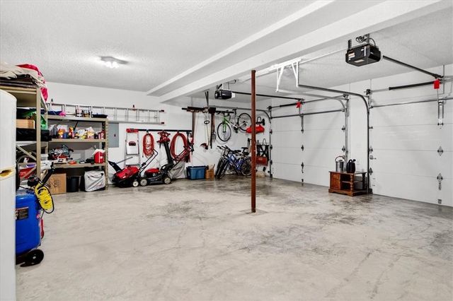 8326 Richards Road, Lenexa, KS 66215