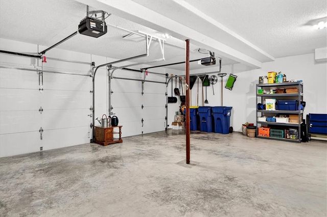 8326 Richards Road, Lenexa, KS 66215