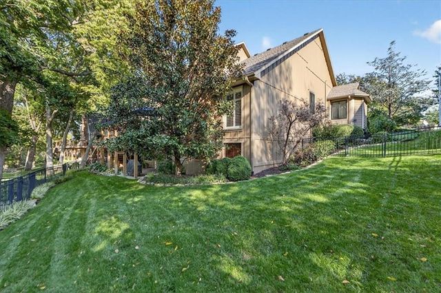 8326 Richards Road, Lenexa, KS 66215