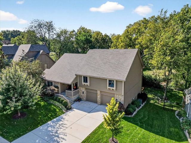 8326 Richards Road, Lenexa, KS 66215