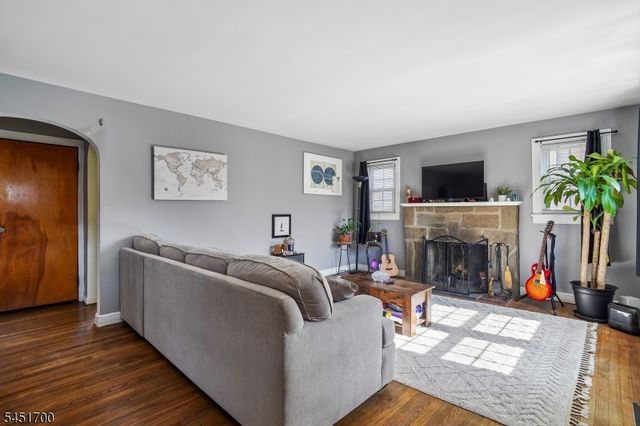 20 S 18Th St, Kenilworth Boro, NJ 07033