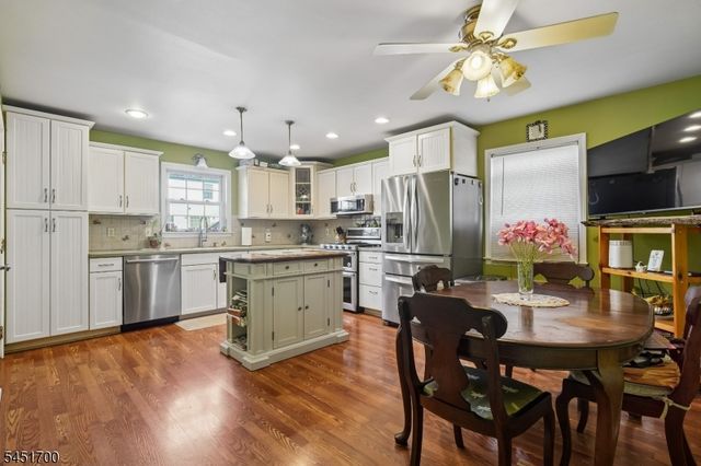 20 S 18Th St, Kenilworth Boro, NJ 07033