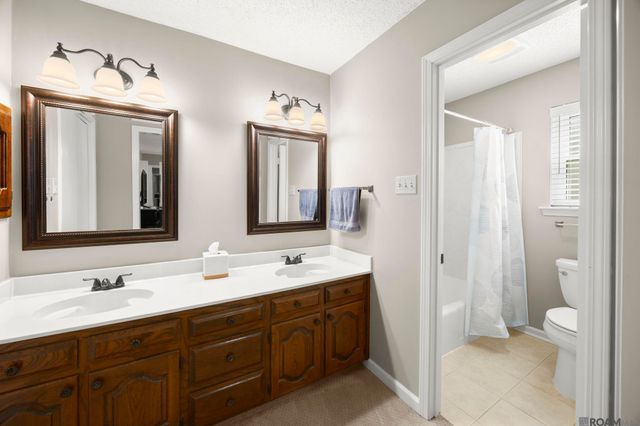 2513 Lancelot Dr, Baton Rouge, LA 70816