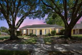 2513 Lancelot Dr, Baton Rouge, LA 70816