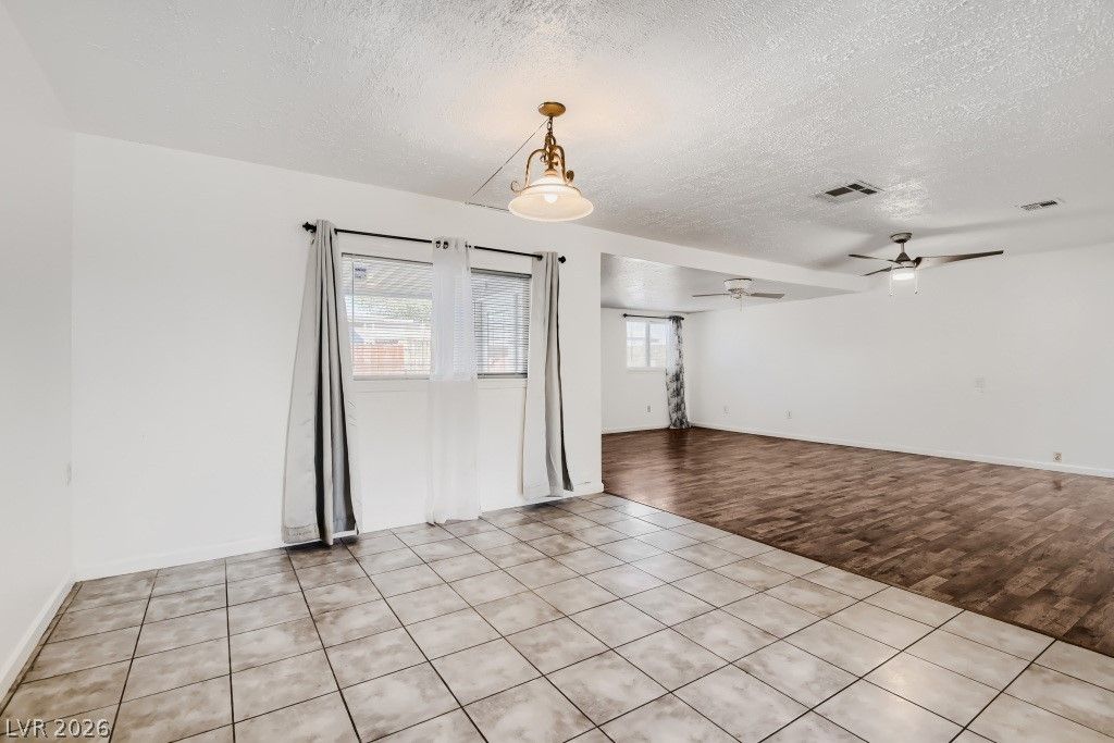 5422 North Sir Richard Drive, Las Vegas, NV 89110 — photo 3