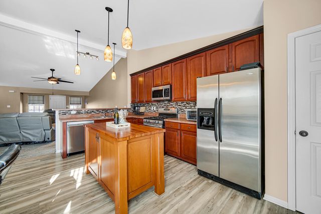 2799 W 84th Lane, Merrillville, IN 46410