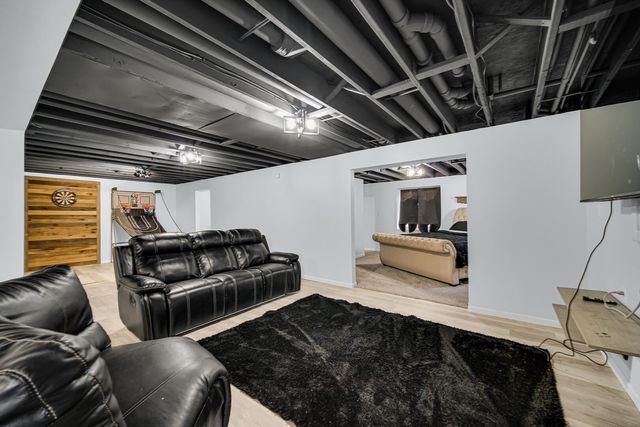 2799 W 84th Lane, Merrillville, IN 46410