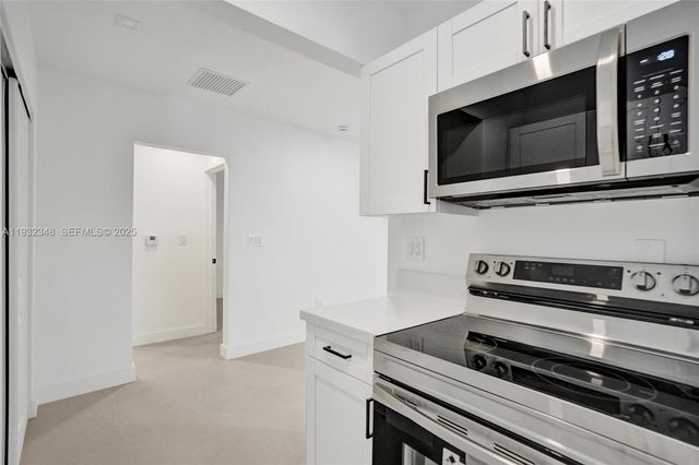 922 NW 4th Ave 3, Fort Lauderdale, FL 33311