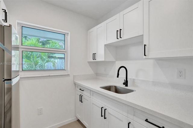 922 NW 4th Ave 3, Fort Lauderdale, FL 33311