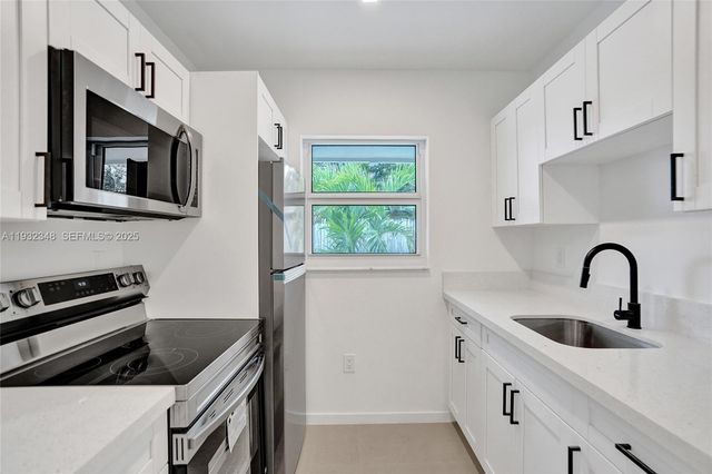 922 NW 4th Ave 3, Fort Lauderdale, FL 33311