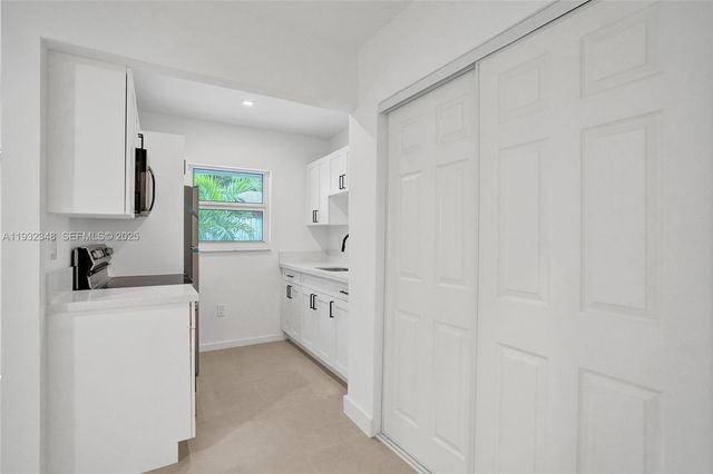 922 NW 4th Ave 3, Fort Lauderdale, FL 33311