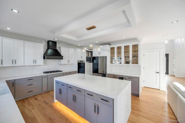 14 Eve Lane, Levittown, NY 11756