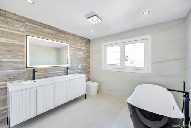 14 Eve Lane, Levittown, NY 11756