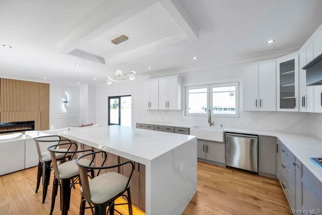 14 Eve Lane, Levittown, NY 11756