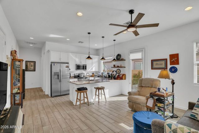 7696 W HONEYSUCKLE Drive, Peoria, AZ 85383
