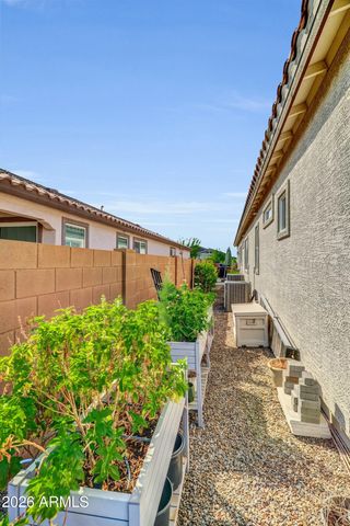 7696 W HONEYSUCKLE Drive, Peoria, AZ 85383