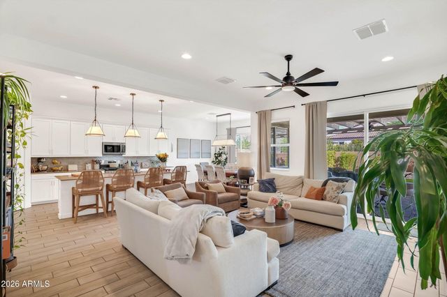 7696 W HONEYSUCKLE Drive, Peoria, AZ 85383