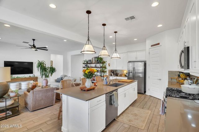 7696 W HONEYSUCKLE Drive, Peoria, AZ 85383