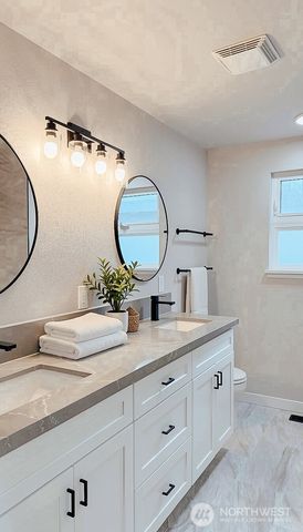 17757 10th Avenue S, Burien, WA 98148