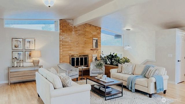 17757 10th Avenue S, Burien, WA 98148