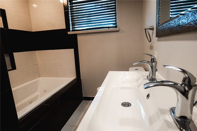 501 Bermuda Pl, Corpus Christi, TX 78411