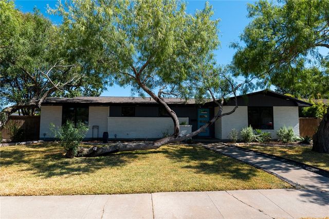 501 Bermuda Pl, Corpus Christi, TX 78411