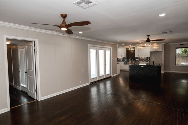 501 Bermuda Pl, Corpus Christi, TX 78411