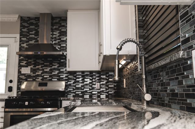 501 Bermuda Pl, Corpus Christi, TX 78411