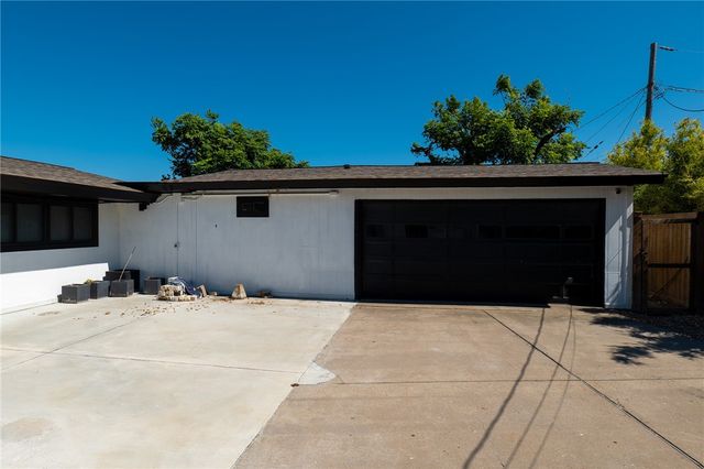 501 Bermuda Pl, Corpus Christi, TX 78411