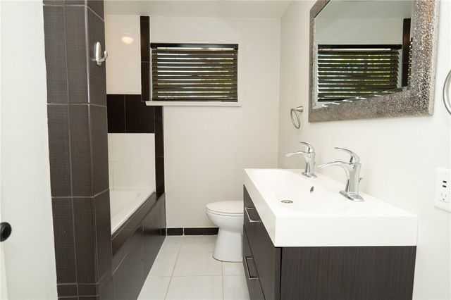 501 Bermuda Pl, Corpus Christi, TX 78411