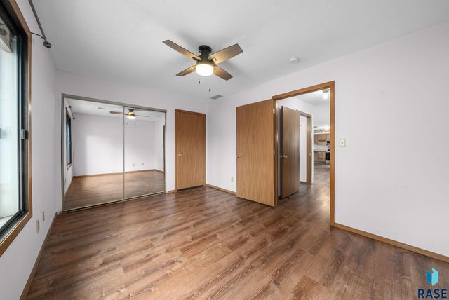 1000 S Newport Pl Place, Sioux Falls, SD 57106