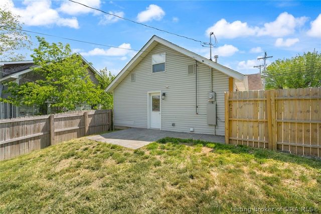 1429 Mount Zion Road, Henryville, IN 47126