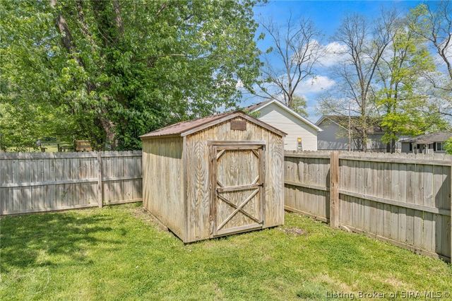 1429 Mount Zion Road, Henryville, IN 47126