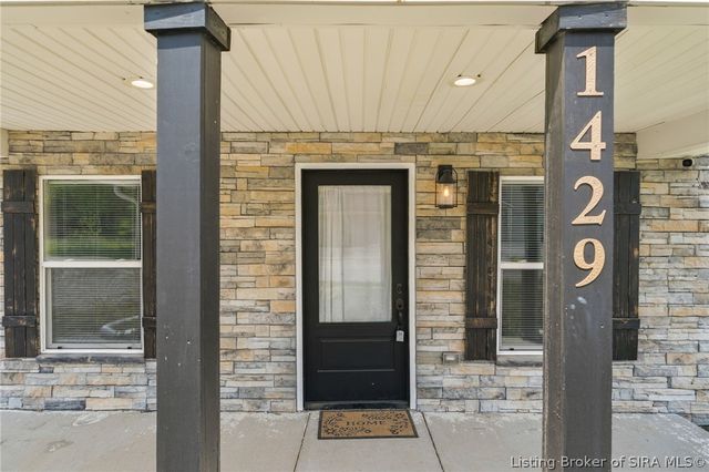 1429 Mount Zion Road, Henryville, IN 47126