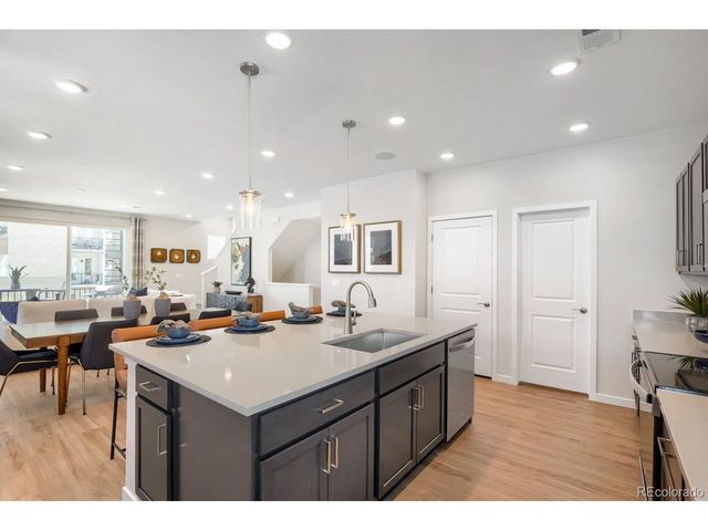 9200 E 47th Ave 203, Denver, CO 80238