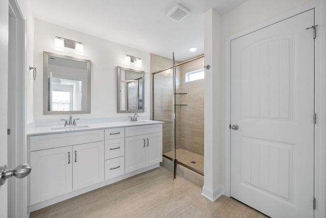 1247 Iris Glen Dr, Clarksville, TN 37042