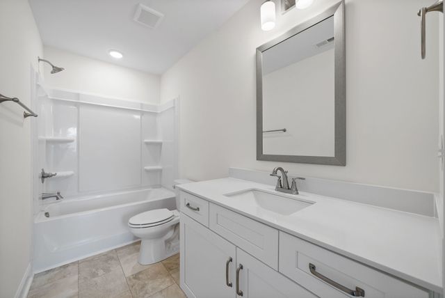 1247 Iris Glen Dr, Clarksville, TN 37042