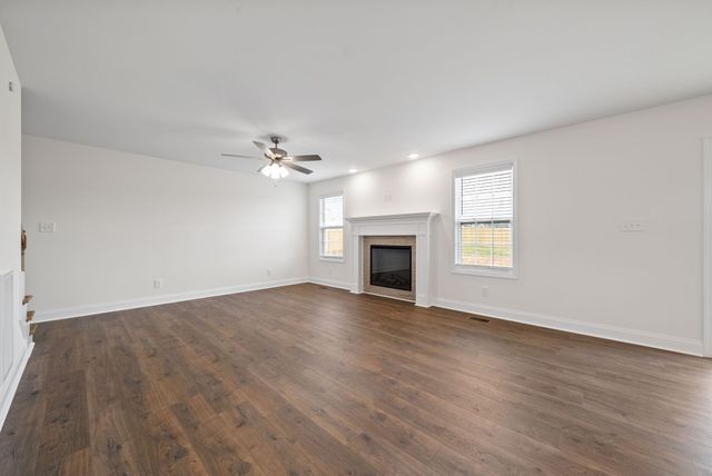 1247 Iris Glen Dr, Clarksville, TN 37042