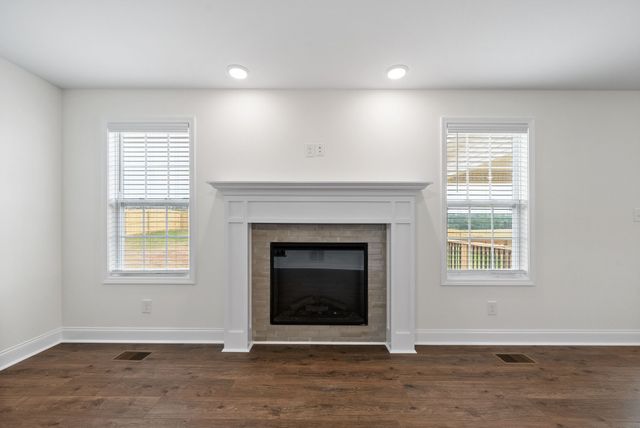 1247 Iris Glen Dr, Clarksville, TN 37042