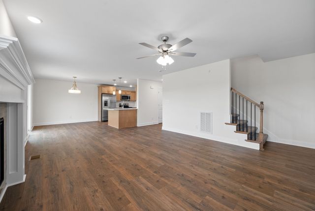 1247 Iris Glen Dr, Clarksville, TN 37042