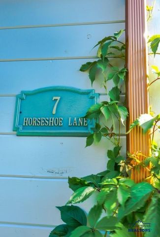 7 HORSESHOE LN, Spearfish, SD 57783